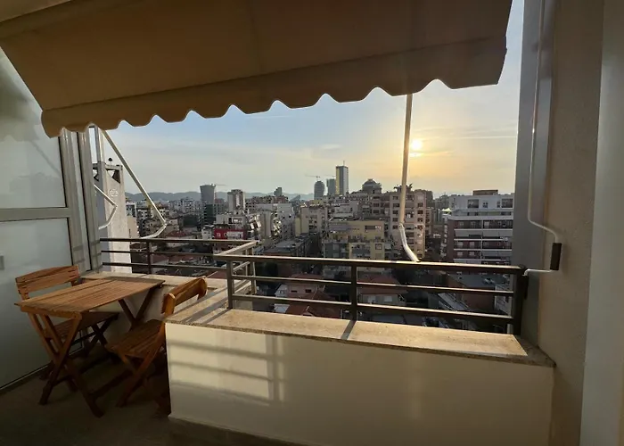 Skyline View Apartment *